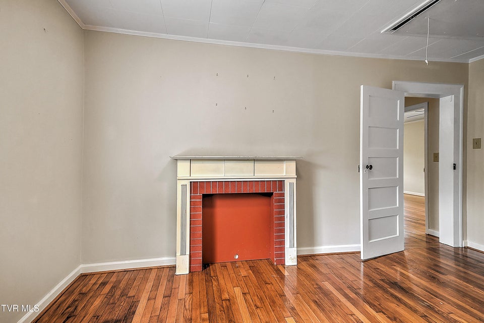 Photo #21: 1424 Bristol Caverns Highway