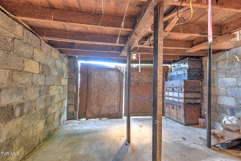 Photo #29: 1424 Bristol Caverns Highway