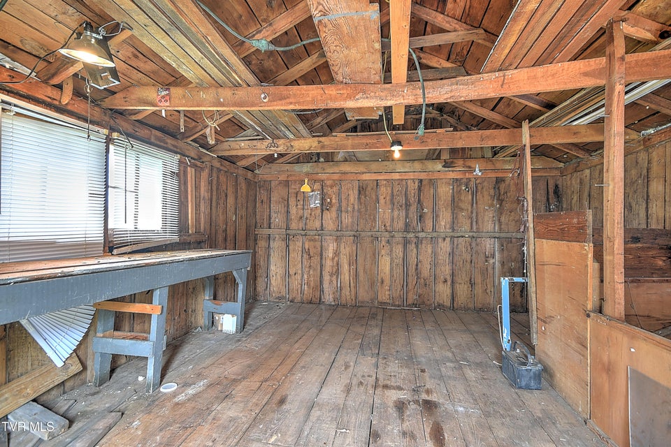 Photo #28: 1424 Bristol Caverns Highway