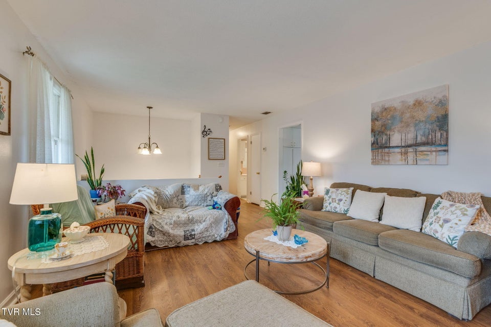 Photo #7: 521 Kilkenny Road