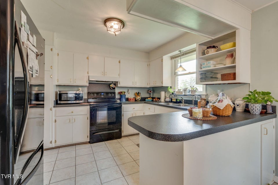 Photo #9: 521 Kilkenny Road