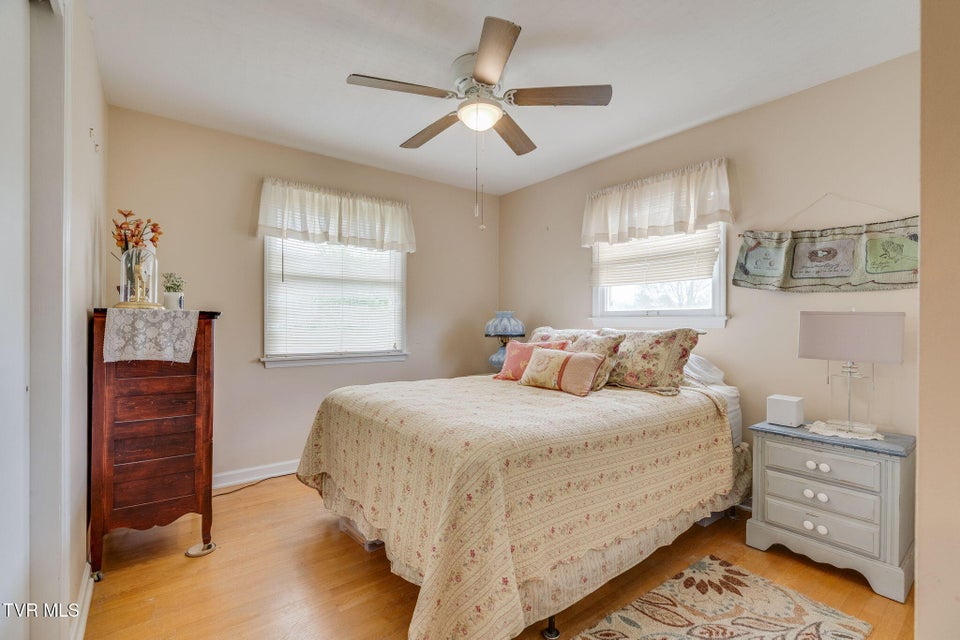 Photo #16: 521 Kilkenny Road