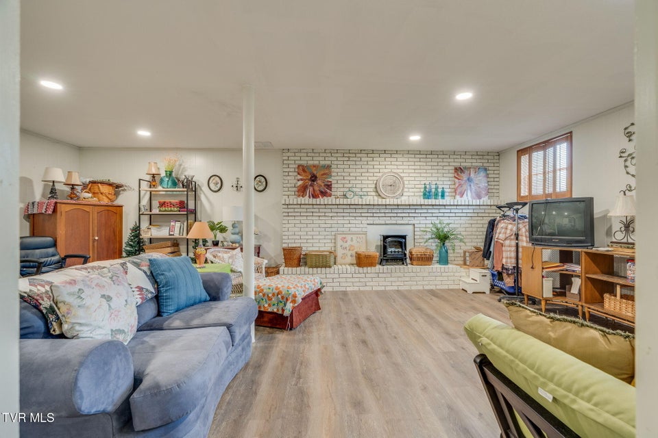 Photo #21: 521 Kilkenny Road