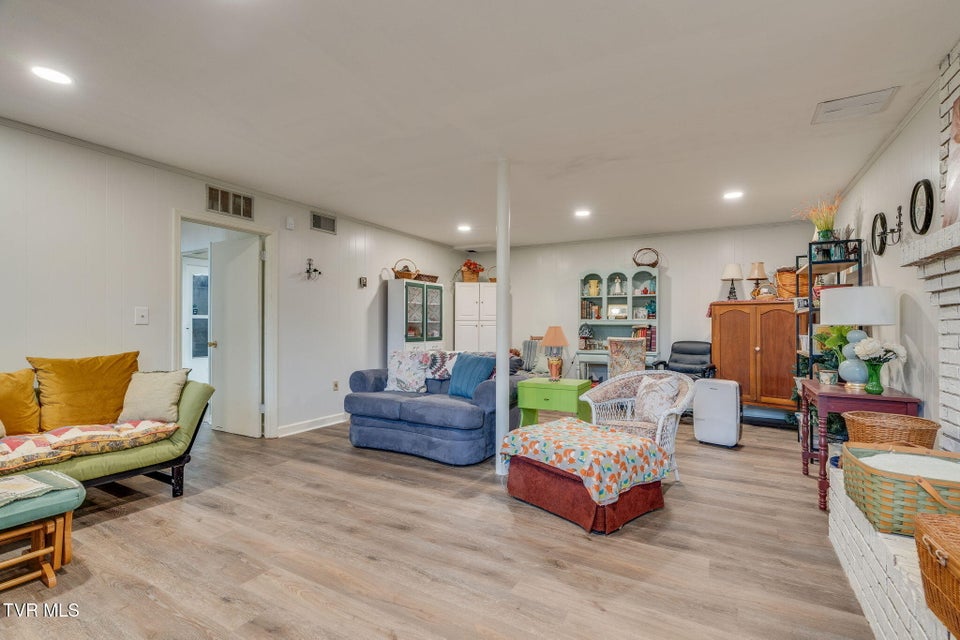 Photo #23: 521 Kilkenny Road