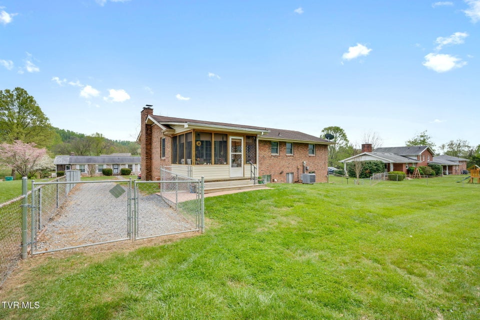 Photo #31: 521 Kilkenny Road