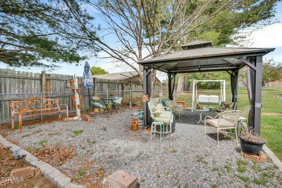 Photo #35: 521 Kilkenny Road