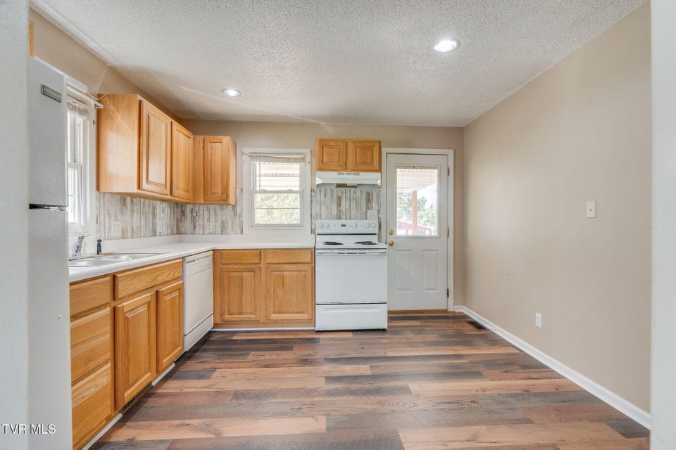 Photo #8: 111 E Street