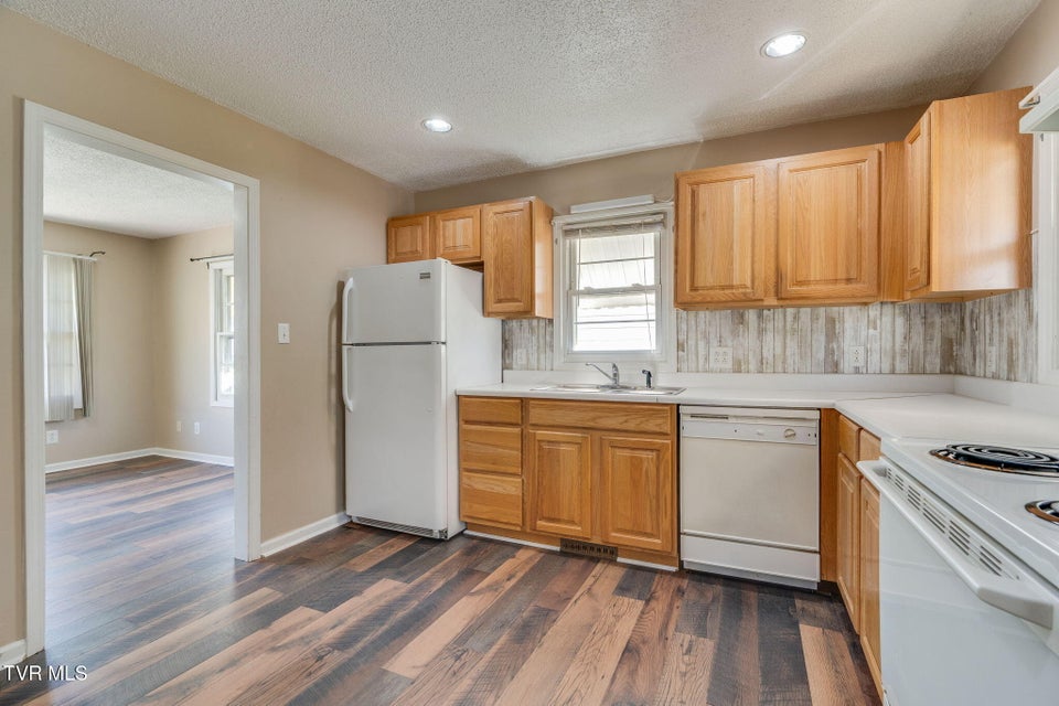 Photo #10: 111 E Street