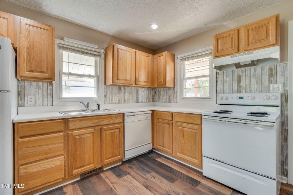 Photo #11: 111 E Street