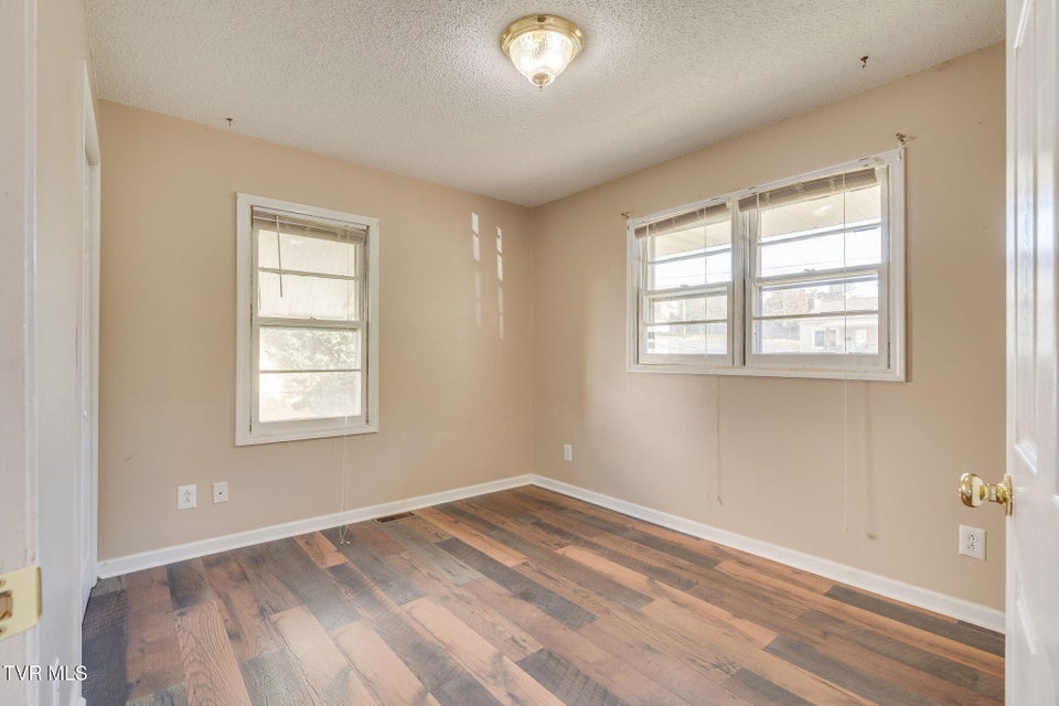 Photo #17: 111 E Street