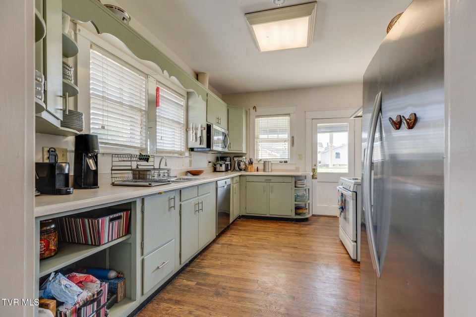 Photo #10: 302 Daytona Place