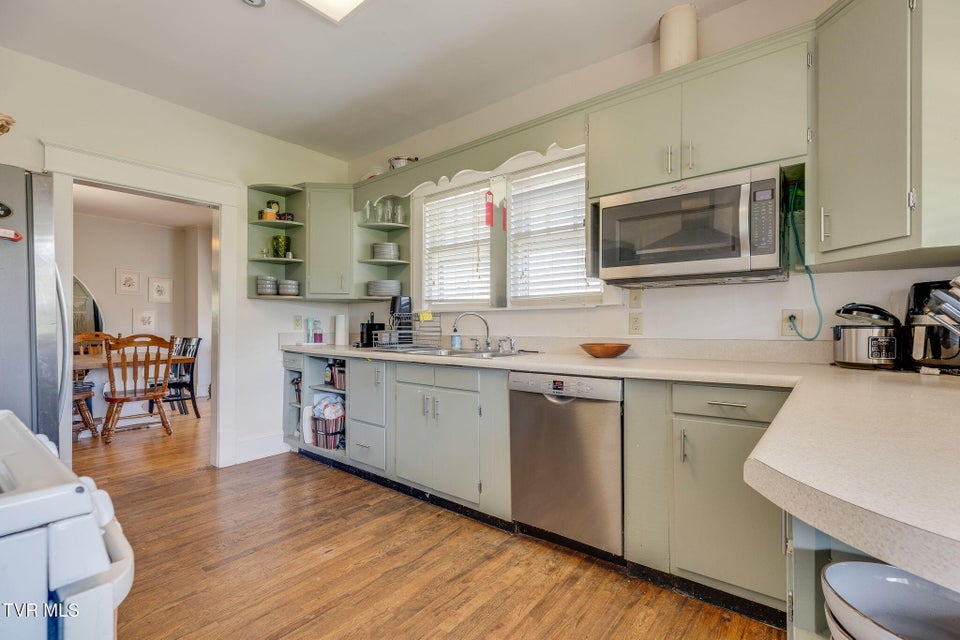 Photo #12: 302 Daytona Place