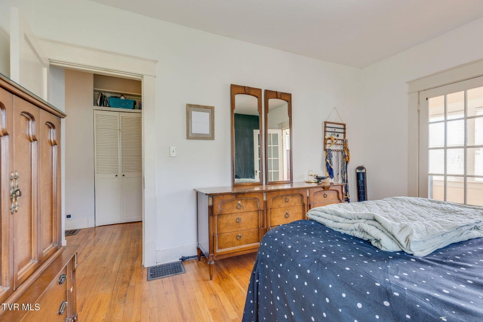 Photo #14: 302 Daytona Place