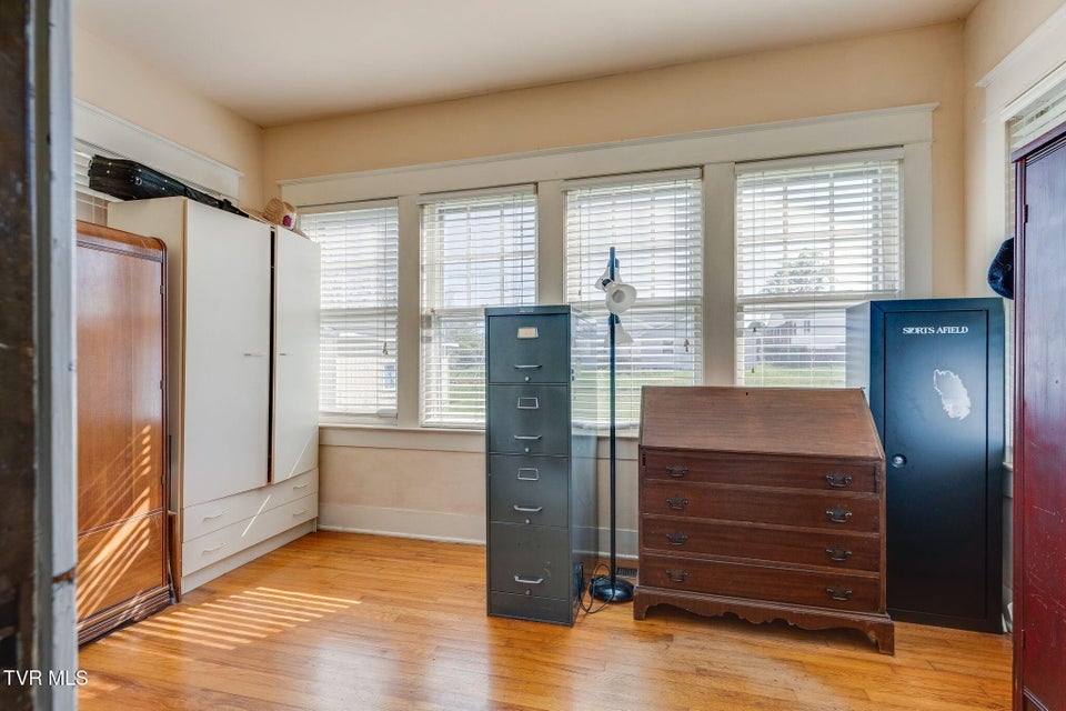 Photo #16: 302 Daytona Place