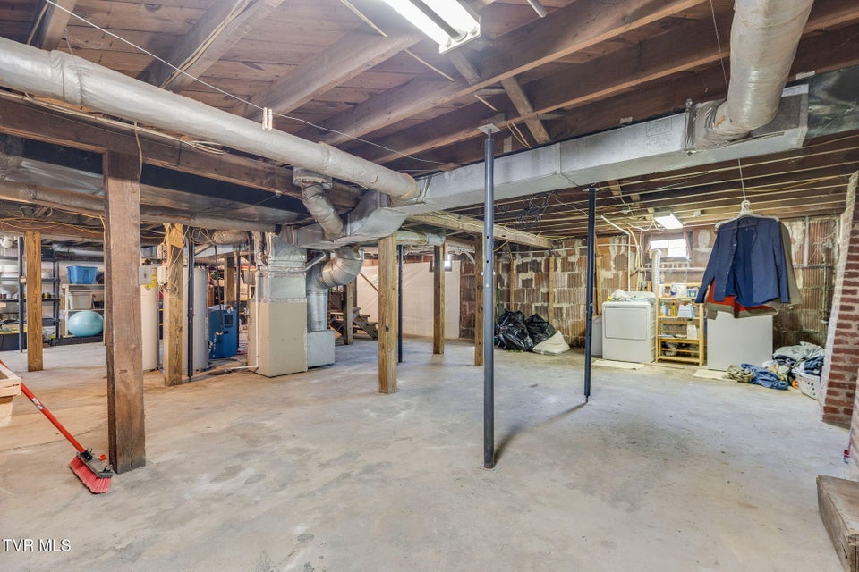 Photo #25: 302 Daytona Place