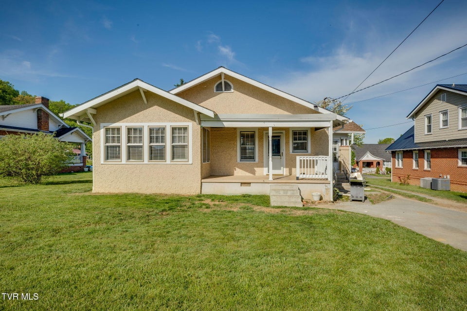 Photo #27: 302 Daytona Place