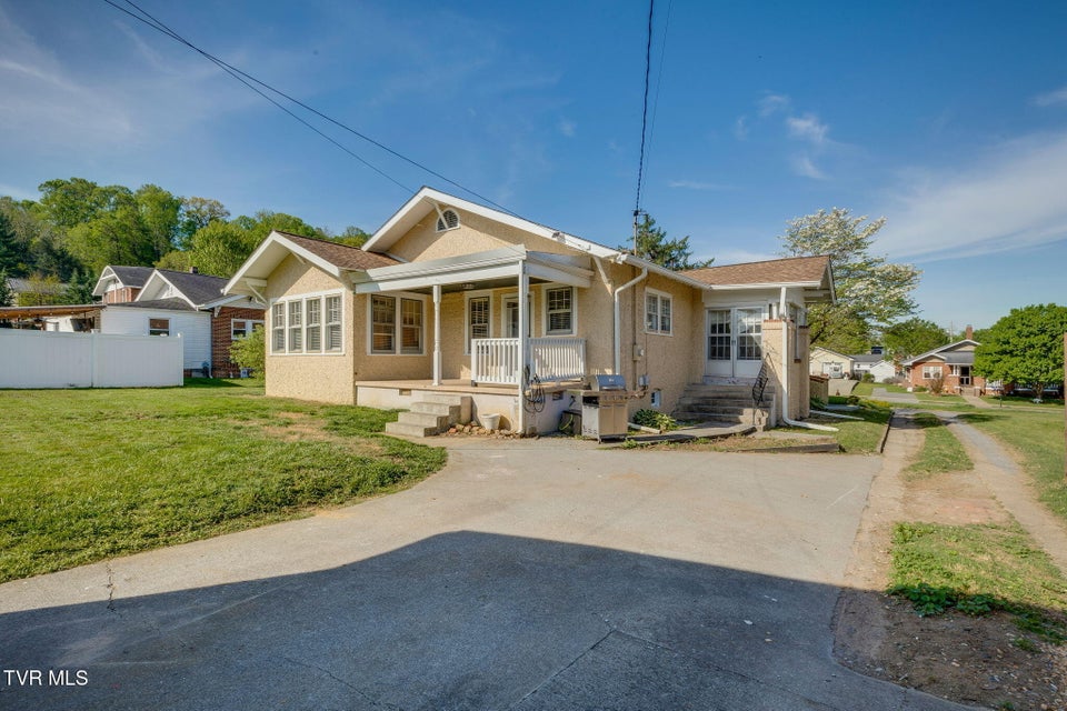 Photo #29: 302 Daytona Place