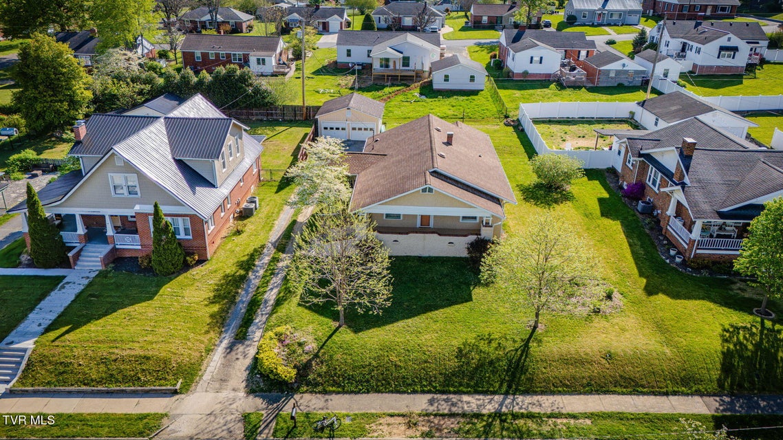 Photo #32: 302 Daytona Place