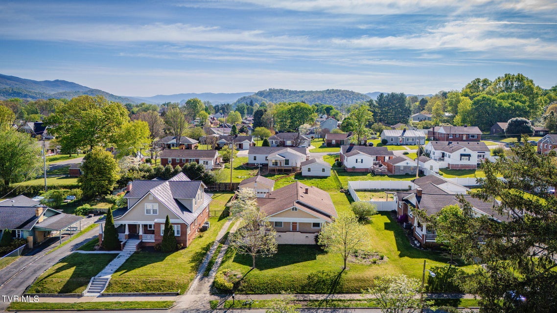 Photo #33: 302 Daytona Place