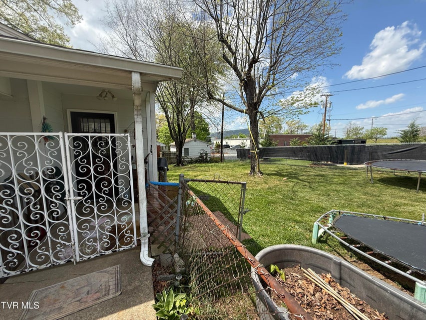 Photo #3: 709 Oakdale Road