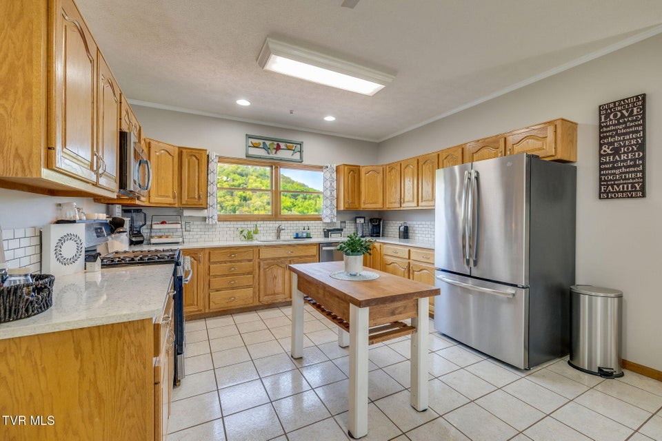 Photo #16: 127 West Lake Drive