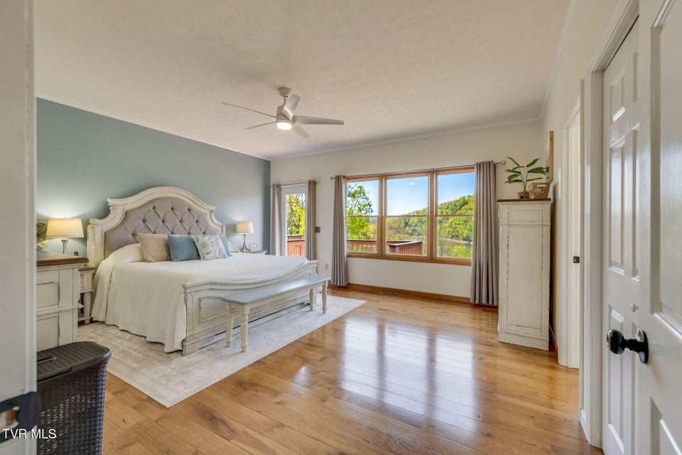 Photo #26: 127 West Lake Drive