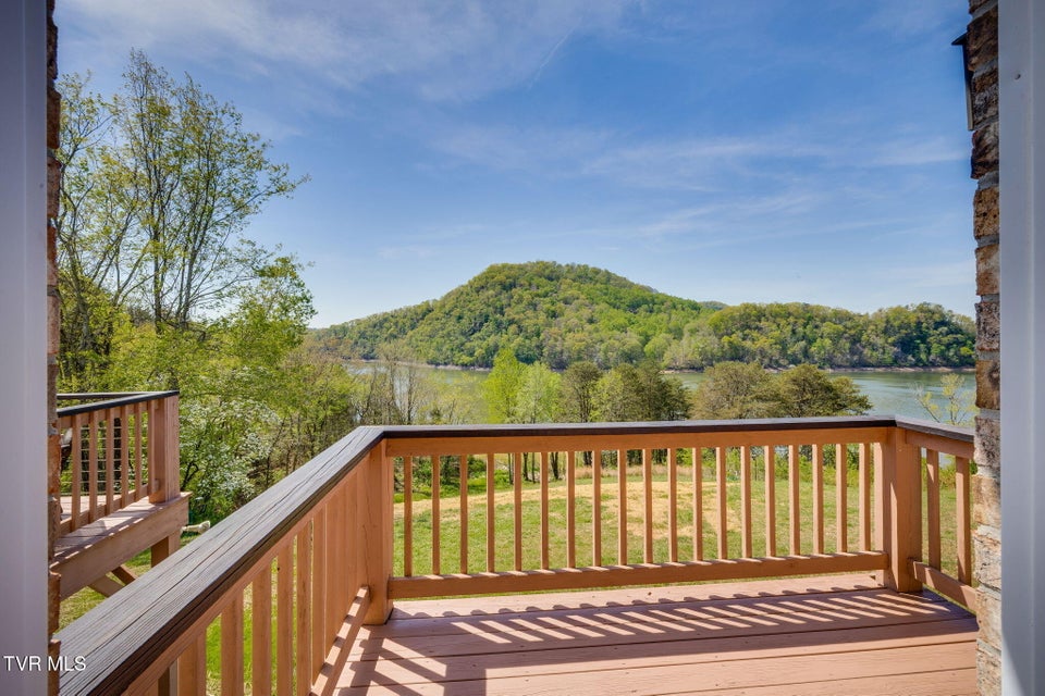 Photo #29: 127 West Lake Drive