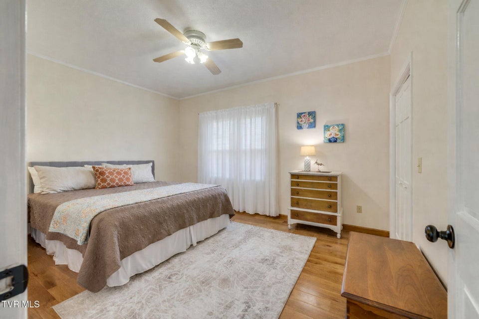 Photo #33: 127 West Lake Drive