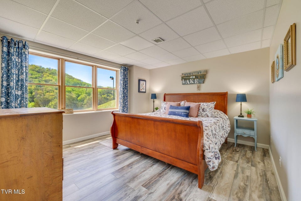 Photo #46: 127 West Lake Drive