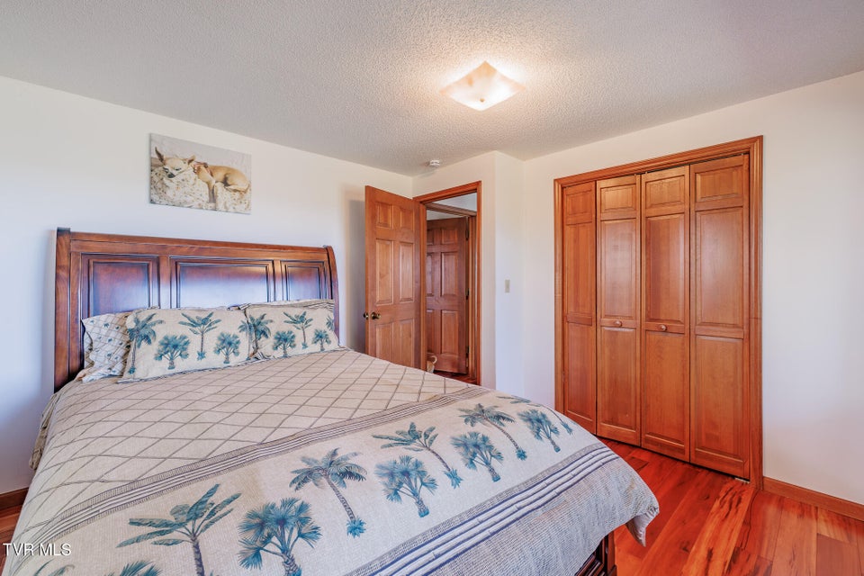 Photo #36: 185 Mcafee Bluff