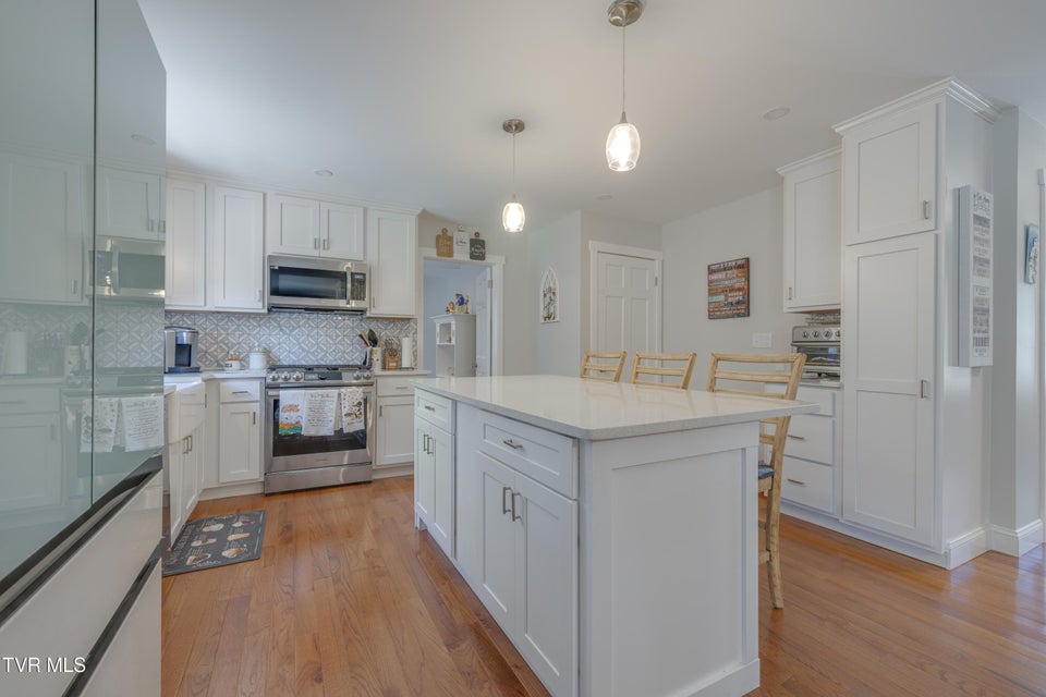 Photo #14: 460 Oak Hill Street