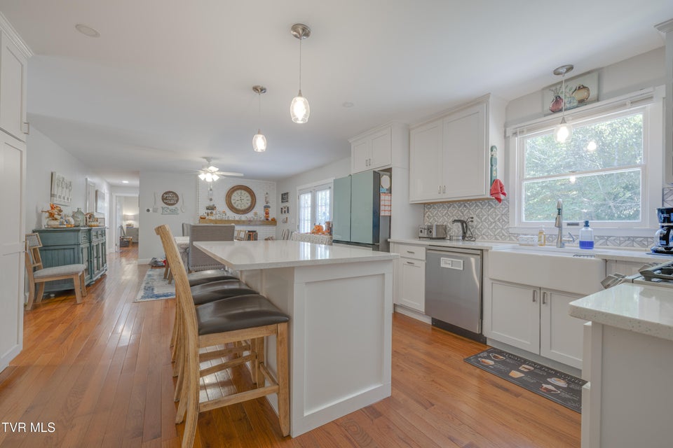 Photo #15: 460 Oak Hill Street