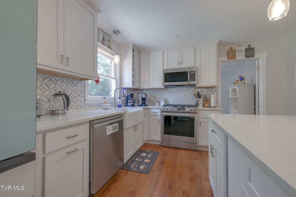 Photo #17: 460 Oak Hill Street