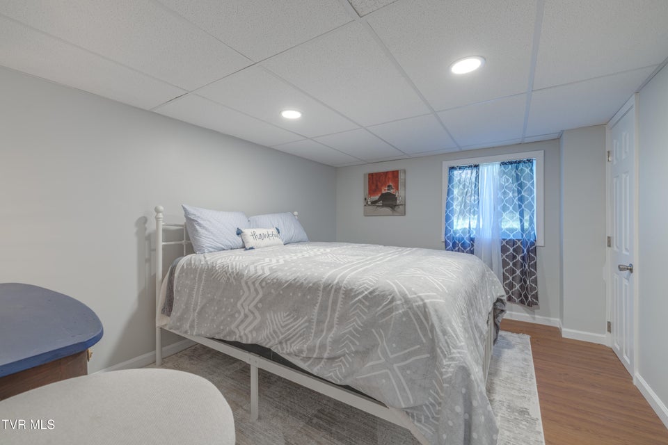 Photo #41: 460 Oak Hill Street