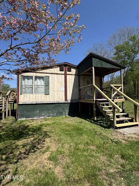 Photo #2: 90 Railroad Avenue