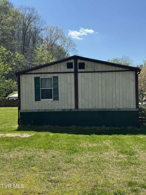 Photo #5: 90 Railroad Avenue