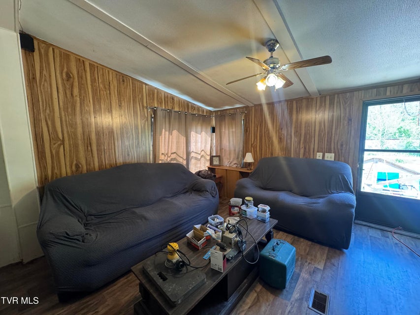 Photo #10: 90 Railroad Avenue