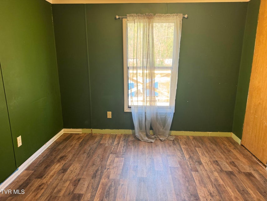 Photo #19: 90 Railroad Avenue