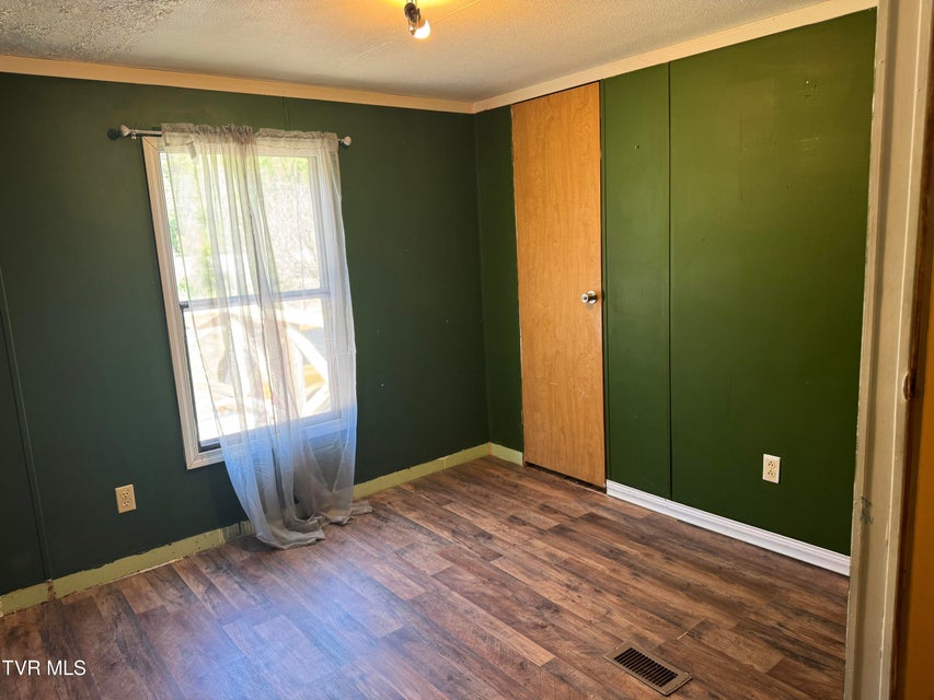 Photo #20: 90 Railroad Avenue