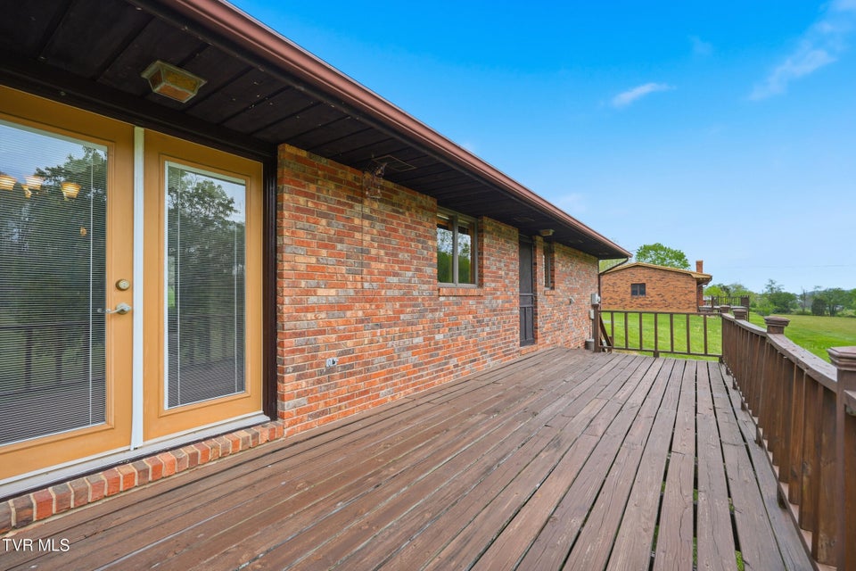 Photo #7: 556 Valley Drive