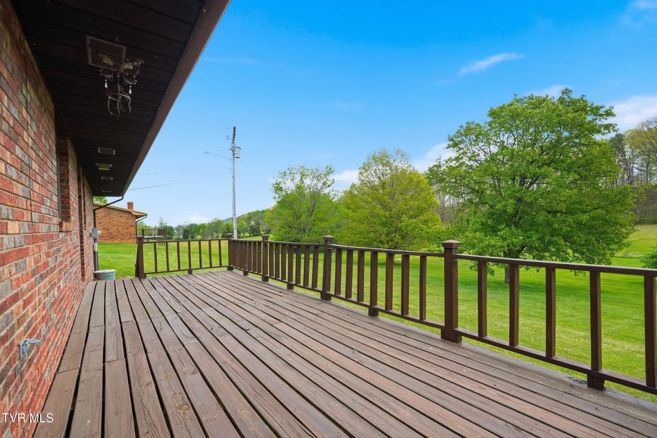 Photo #8: 556 Valley Drive