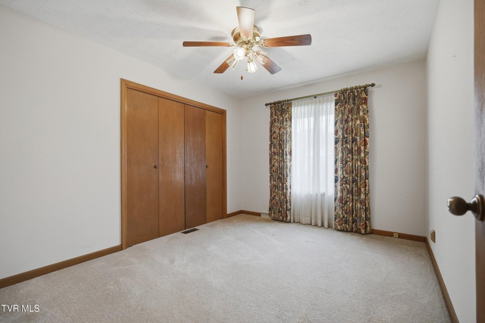 Photo #32: 556 Valley Drive