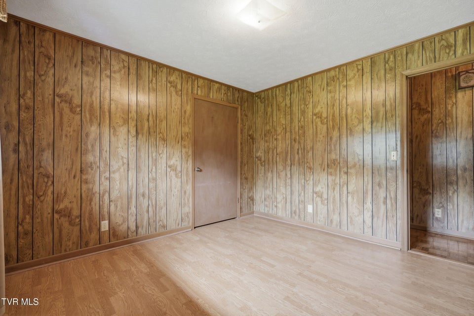 Photo #33: 556 Valley Drive