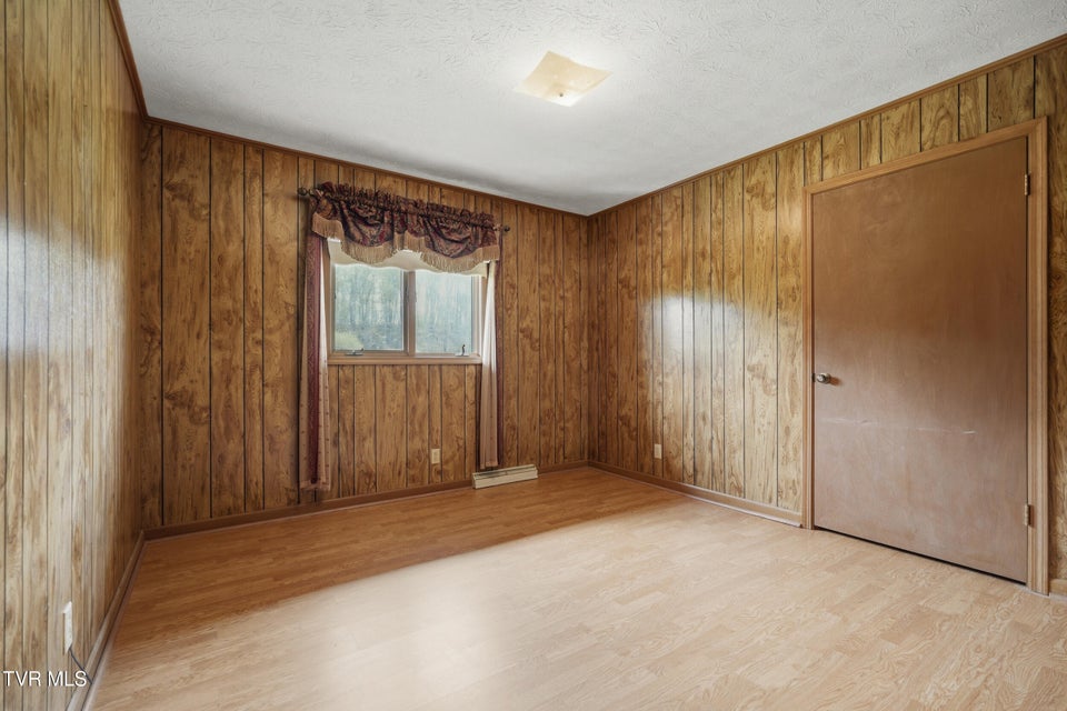 Photo #35: 556 Valley Drive