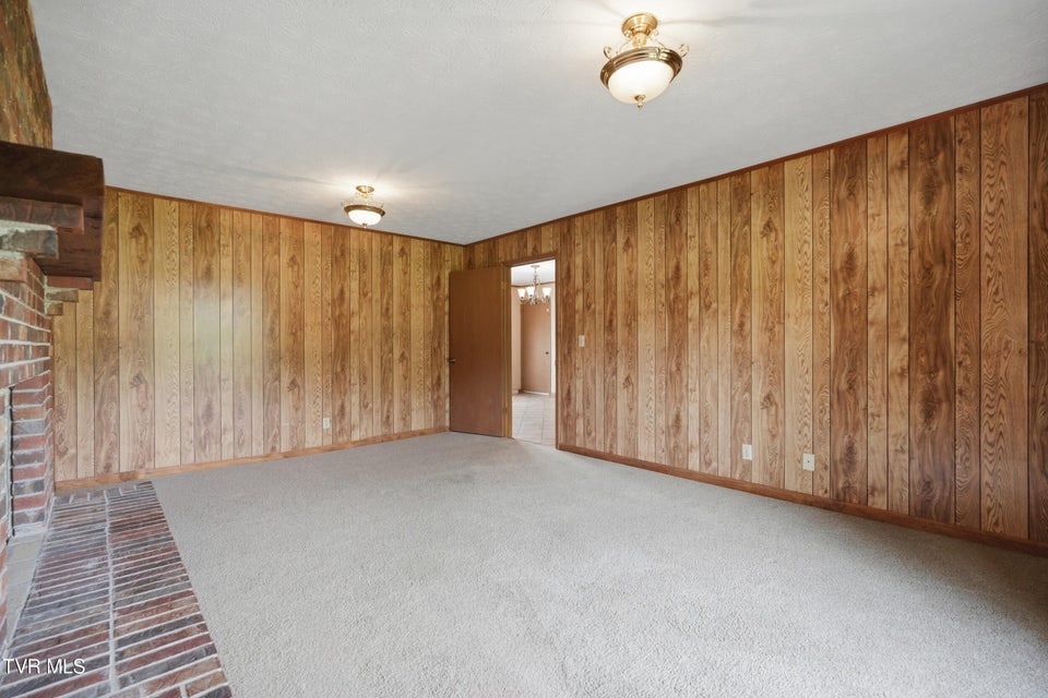 Photo #37: 556 Valley Drive