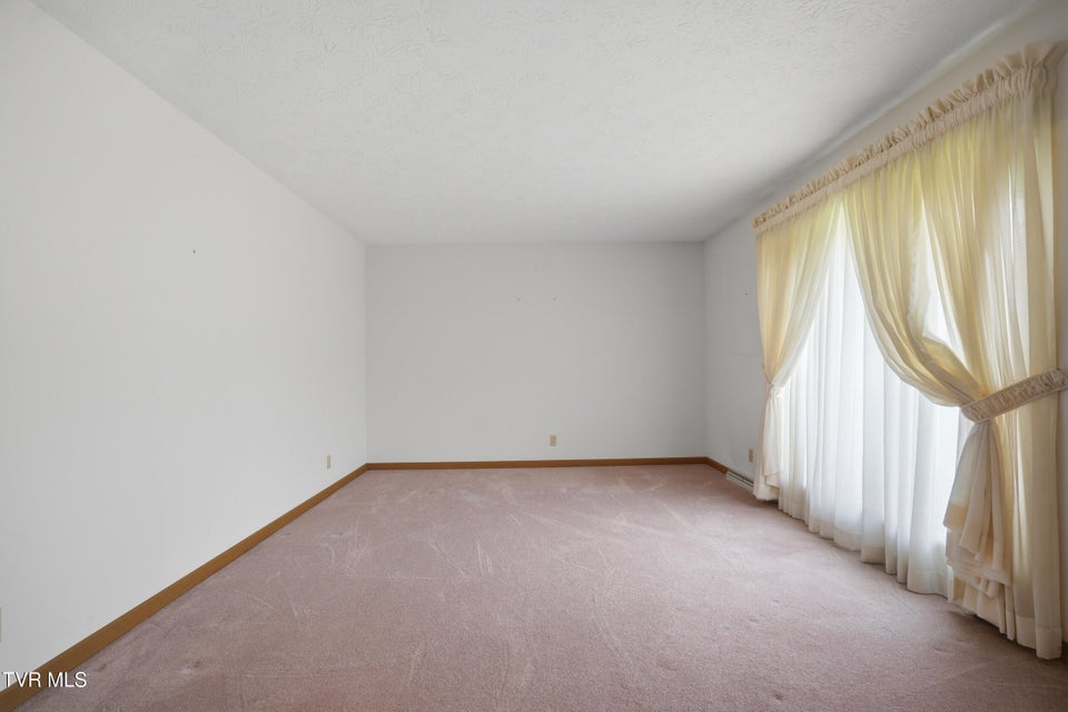 Photo #41: 556 Valley Drive