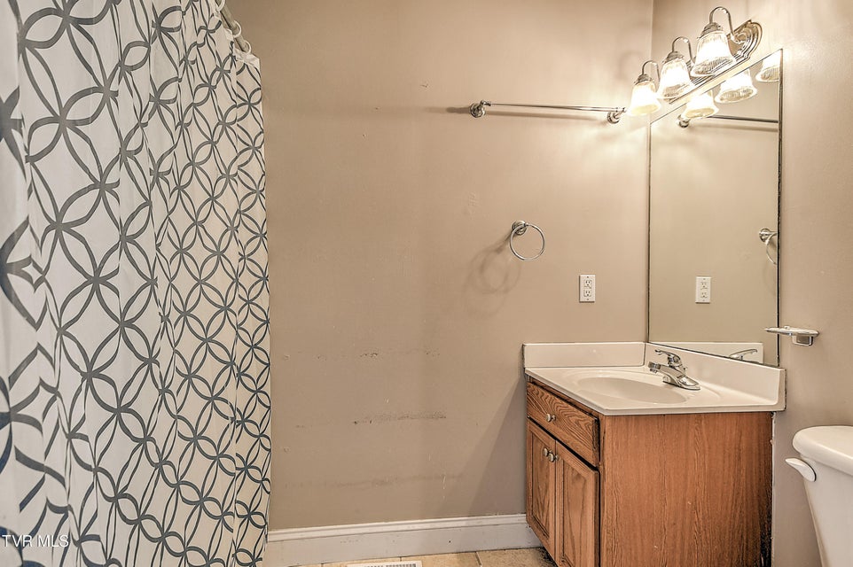 Photo #20: 2518 Plymouth Road