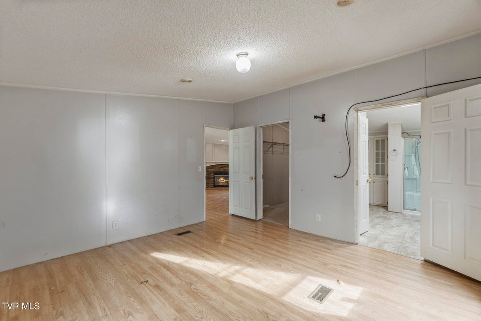 Photo #17: 815 Flatwoods Road