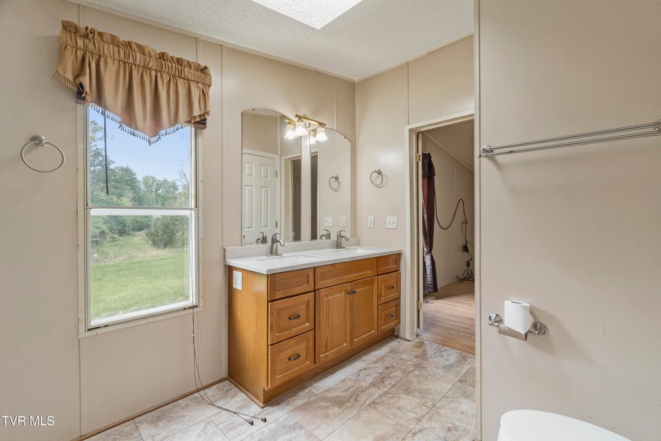 Photo #23: 815 Flatwoods Road