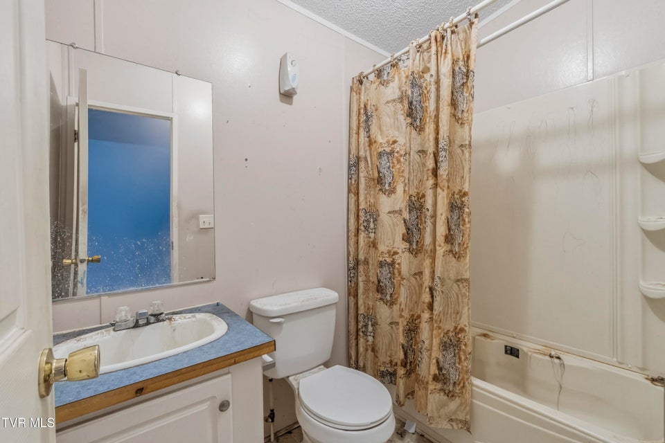 Photo #27: 815 Flatwoods Road